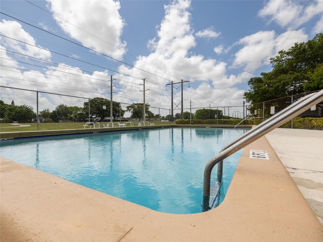 280 - 1424 Nw 97 Th Ter, Townhouse with 2 bedrooms, 3 bathrooms and null parking in Pembroke Pines FL | Image 23
