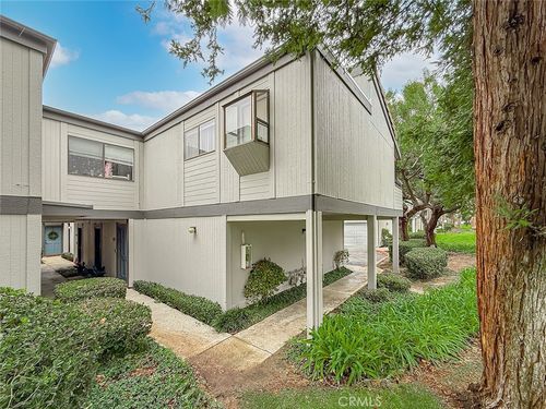 unit-2-6542 Stoney View Ln, Simi Valley, CA, 93063-6431 | Card Image