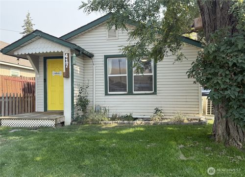 417 W Clay St, Dayton, WA, 99328-1256 | Card Image