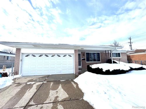 32851 Rugby Dr, Warren, MI, 48088-1364 | Card Image