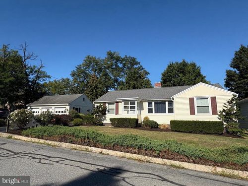 112 N 10th St, AKRON, PA, 17501-1500 | Card Image