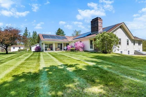 693 Long View Dr, Manchester, VT, 05254-4128 | Card Image