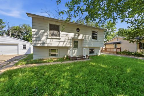 1119 94th Ave W, Rock Island, IL, 61201-7828 | Card Image