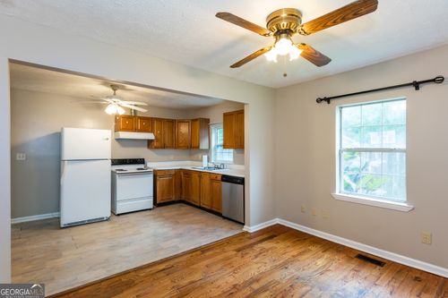 3172 Humphries Dr Se, Atlanta, GA, 30354-2440 | Card Image