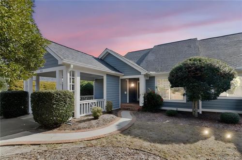 213 N Knoll Rd, Southern Pines, NC, 28387-2936 | Card Image