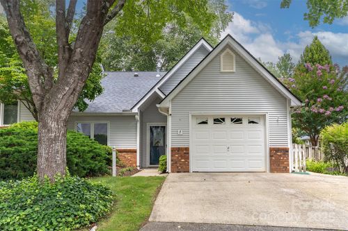 7 Silver Pl, Black Mountain, NC, 28711-8624 | Card Image