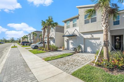 5513 Brooklet Woods Drive, Townhouse with 3 bedrooms, 2 bathrooms and null parking in Wesley Chapel FL | Image 2