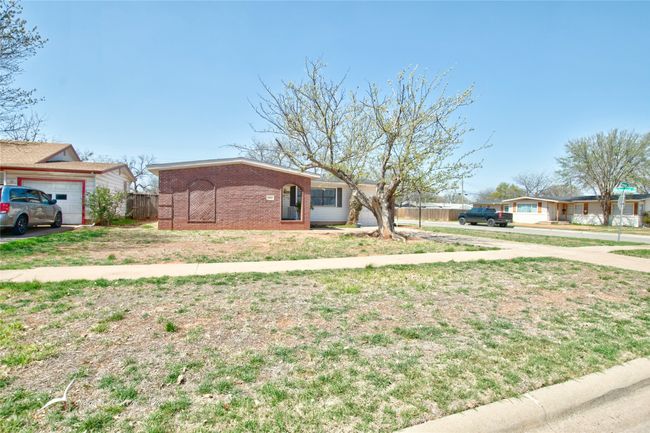 1002 S Pioneer Dr, House other with 3 bedrooms, 2 bathrooms and null parking in Abilene TX | Image 4