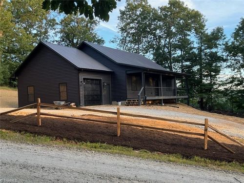 64 Lonesome Oak Dr, Ennice, NC, 28623-9358 | Card Image