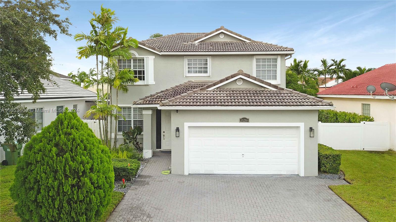 18th St, Pembroke Pines, FL 33028