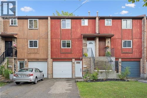 2-255 Camelot Crt, Waterloo, ON, N2K3G1 | Card Image