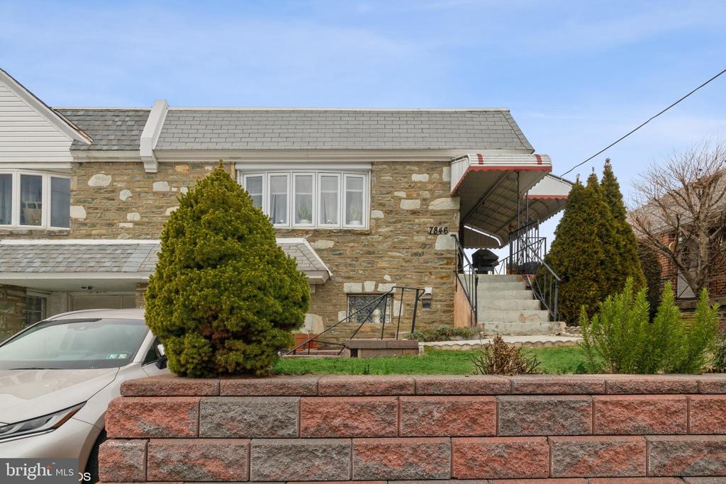 Anita Dr, Philadelphia, PA 19111