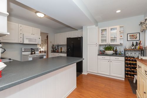 2-2 South Mdws, Woodbury, CT, 06798-3223 | Card Image