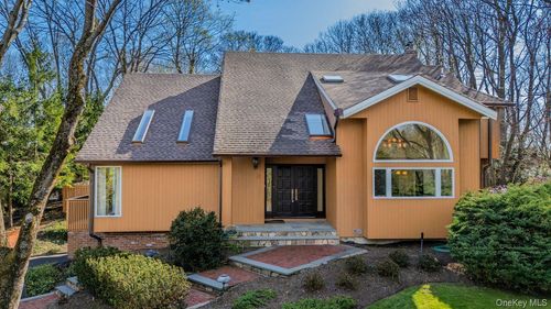 4 Ernest Ct, Kings Park, NY, 11754-5017 | Card Image