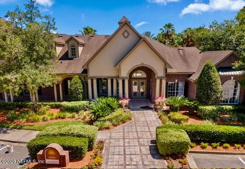 813-7800 Point Meadows Dr, JACKSONVILLE, FL, 32256-4606 | Card Image