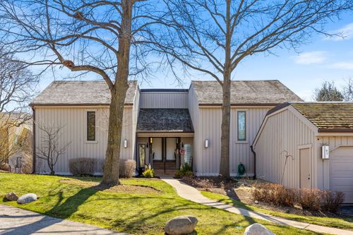 a-97 Thornhill Ln, Lake Barrington, IL, 60010-1695 | Card Image