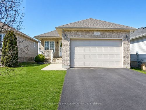 111 Hogan Crescent, Loyalist, ON, K7N0A6 | Card Image