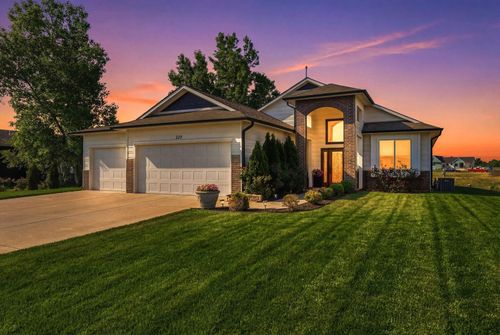 229 W Lakeside Dr, Cheney, KS, 67025-1102 | Card Image