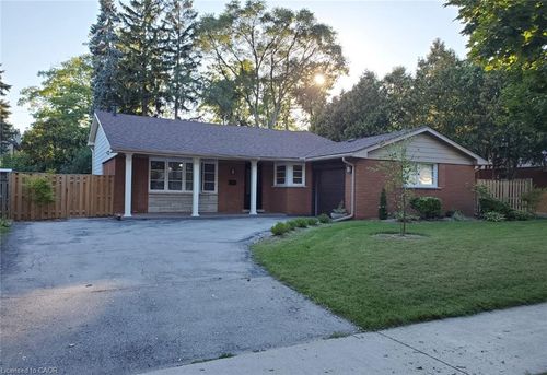 350 Oakwood Dr, Burlington, ON, L7N1X2 | Card Image