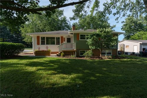 2767 Brouse St Nw, Uniontown, OH, 44685-7662 | Card Image