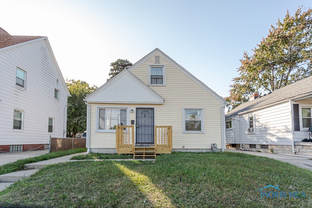 Woodsdale Ave, Toledo, OH 43609