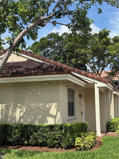 17230-17230 Nw 60th Ct, Hialeah, FL, 33015-4613 | Card Image