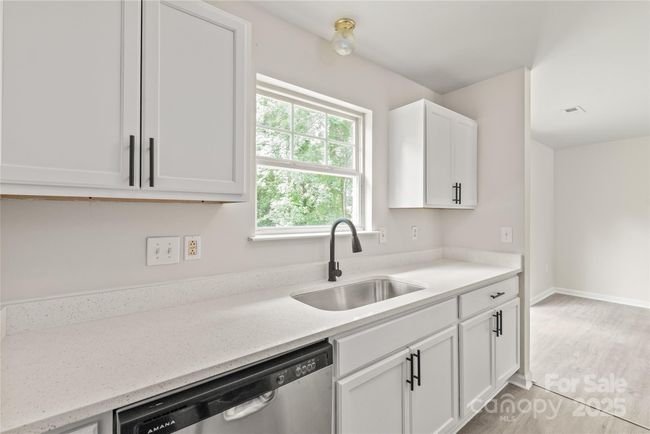 425 Austin Dr, House other with 3 bedrooms, 2 bathrooms and null parking in Charlotte NC | Image 14