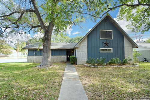 622 Creek Dr, New Braunfels, TX, 78130-6164 | Card Image