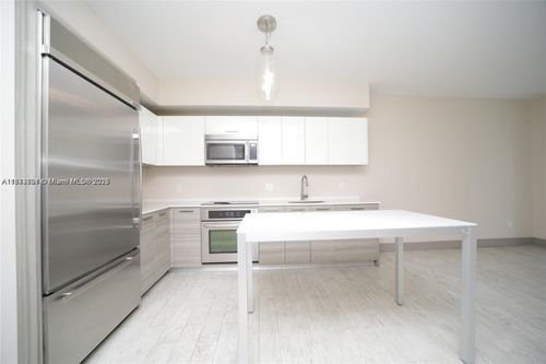 apt-1006-1300 Brickell Bay Dr, Miami, FL, 33131-3384 | Card Image