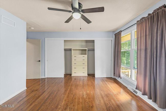 1902 Lamont St, House other with 5 bedrooms, 4 bathrooms and null parking in Kingsport TN | Image 14