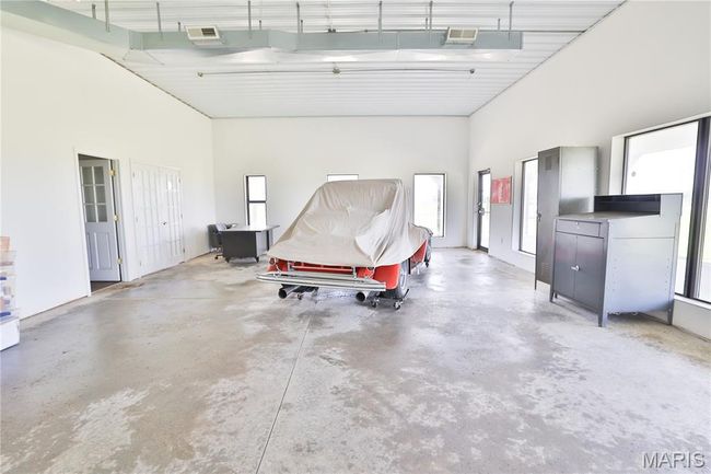 Showroom | Image 9
