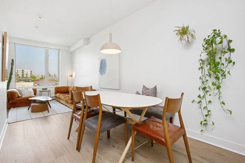 308-688 E 17th Ave, Vancouver, BC, V5V0A8 | Card Image