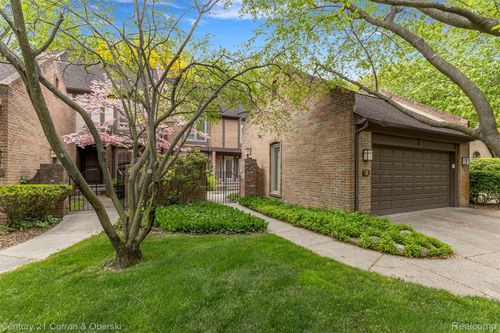 5 Timberlane Ct, Dearborn, MI, 48126-2615 | Card Image