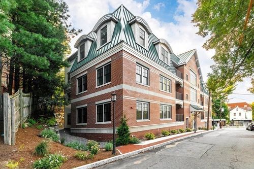 unit-2-36 Elmwood Ave, Winchester, MA, 01890-1880 | Card Image