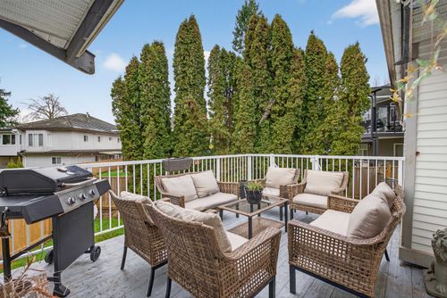 8927 146a St, Surrey, BC, V3R6Z9 | Card Image