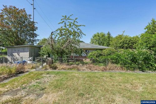 892 D St, Independence, OR, 97351-1521 | Card Image
