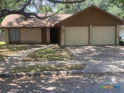 205 Shiloh Drive, House other with 3 bedrooms, 2 bathrooms and null parking in Victoria TX | Image 1