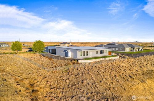 7458 Bouldercrest Rd Ne, Moses Lake, WA, 98837-8909 | Card Image