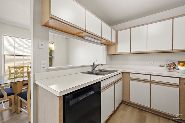 664 Silk Oak Ln, Townhouse with 2 bedrooms, 3 bathrooms and 2 parking in Crystal Lake IL | Image 7