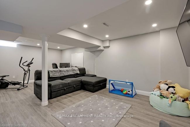 35 - 2022 Atkinson Dr, Condo with 3 bedrooms, 3 bathrooms and 1 parking in Burlington ON | Image 30