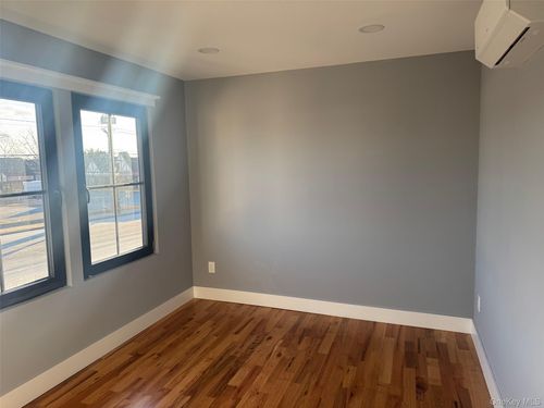 5-1035 W Montauk Hwy, Babylon, NY, 11704-8241 | Card Image