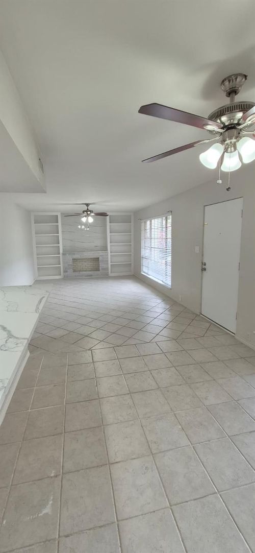 11-5343 Richmond Ave, Houston, TX, 77056-6689 | Card Image
