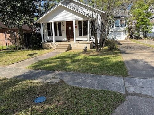 911 7th St, Orange, TX, 77630-5041 | Card Image