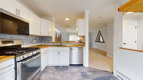 106 E Redrock Dr, Burlington, VT, 05401-6008 | Card Image