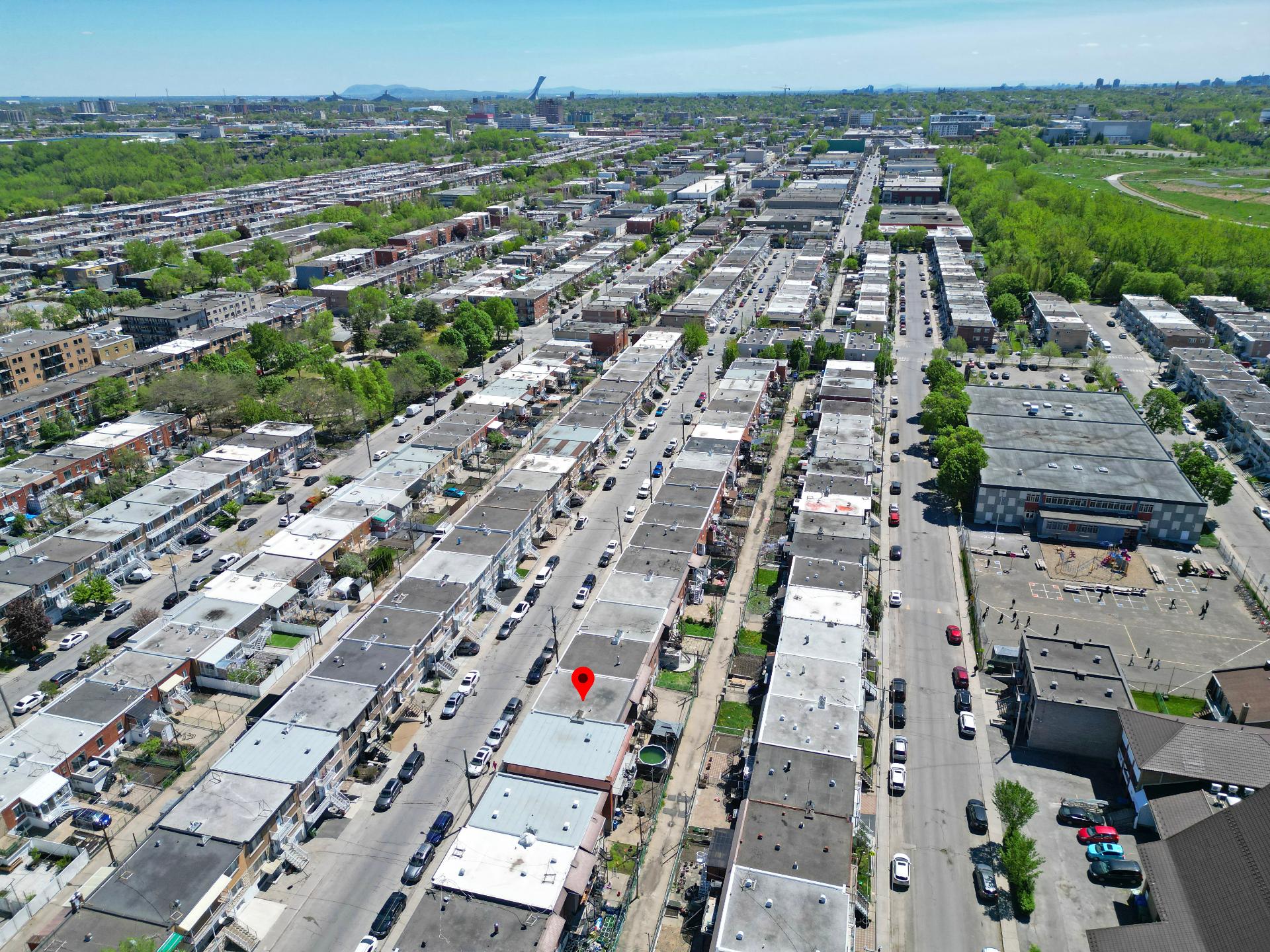 Residential Income in Montréal (Villeray/Saint-Michel/Parc-Extension)