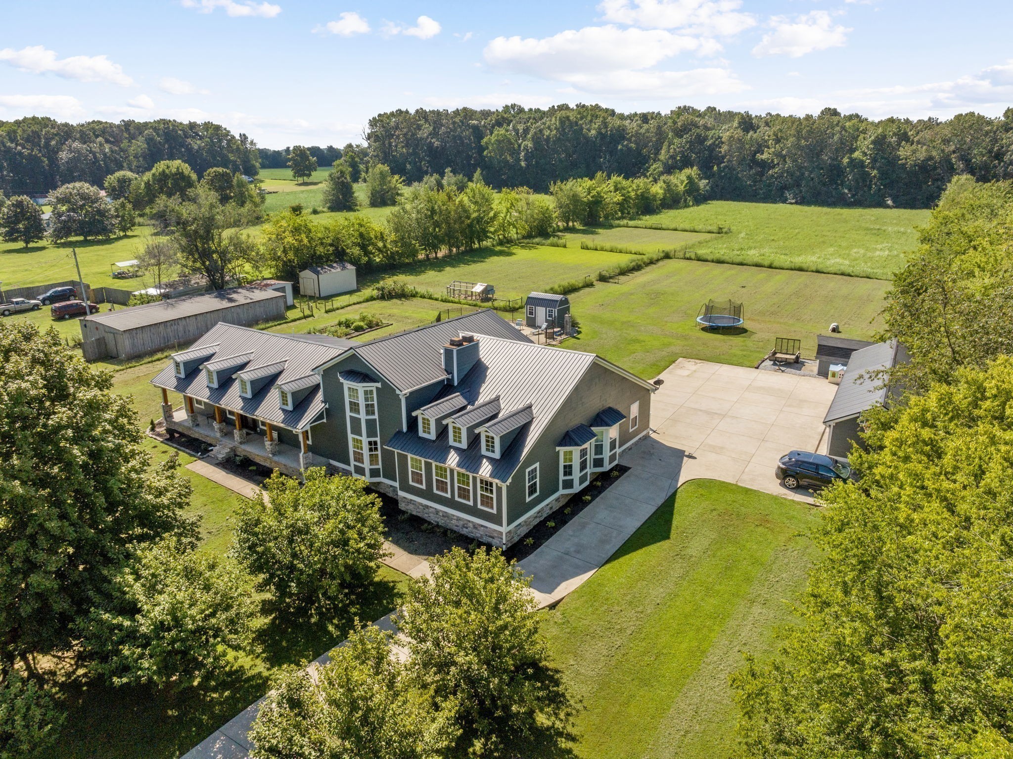 Cowan Rd, Springfield, TN 37172