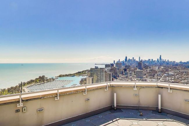 APT-3705 - 3660 N Lake Shore Dr, Condo with 1 bedrooms, 1 bathrooms and 1 parking in Chicago IL | Image 29