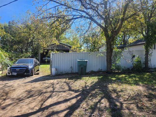 1016 E Thomas St, Sherman, TX, 75090-8146 | Card Image