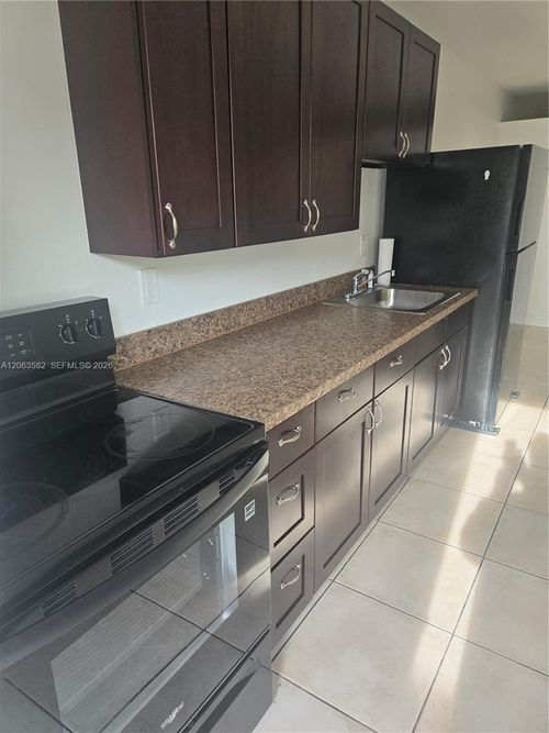 d-2450 Jackson St, Hollywood, FL, 33020 | Card Image