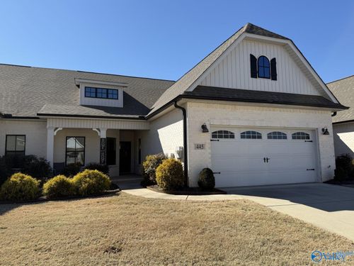 445 Legend Oak Way Sw, Huntsville, AL, 35824-4133 | Card Image